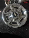 (1) Vintage Oem 1976-1988 Chevy Pickup Truck Suburban 15" Hubcap Wheel Cover. Fixed Price $60.00.