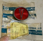 Qty (1) Nos Gm 1982 1983 1984 Pontiac Bonneville Phoenix Hub Cap Center 10014237. Fixed Price $20.00.
