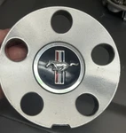 2005 2009 Ford Mustang Wheel Center Cap 6R33-1A096-EA Oem 17". Fixed Price $19.00.