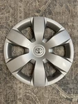 New Toyota Camry 16 Oem Hubcaps 42602-06010 (set Of 4). Fixed Price $137.00.