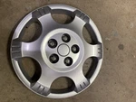 2002-2007 Saturn Vue 16 Oem Hubcap Bolt On Very Nice Fits Good Hard Find. Fixed Price $42.00.