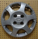 One Hyundai Elantra 2001-03 15" Spoke Hubcap Wheel Cover 52960-2D100 55549. Fixed Price $17.95.