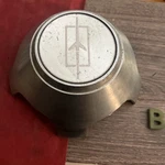 #b (1) 1975 - 1978 Royale 88 98 Wheel Center Hub Cap Oem Oldsmobile. Fixed Price $14.95.
