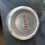 1982-1993 S15 Jimmy Safari Gmc Center Hubcap Cover Truck Van. Fixed Price $28.00.