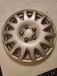 Lot Of 1) 15" Hubcap Wheel Cover Silver KT-995 151485. Fixed Price $17.85.