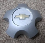 2005-2006 Chevrolet Chevy Equinox Hubcap Center Oem Silver 9595565 Used. Fixed Price $12.89.