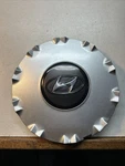 2002-2005 Hyundai Sonata Center Hubcap Silver Oem 52960-3D310-1. Fixed Price $10.00.